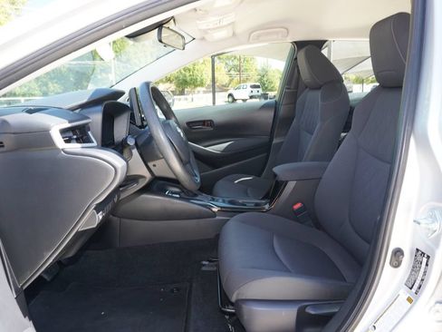 Used 2022 Toyota Corolla LE FWD image 25