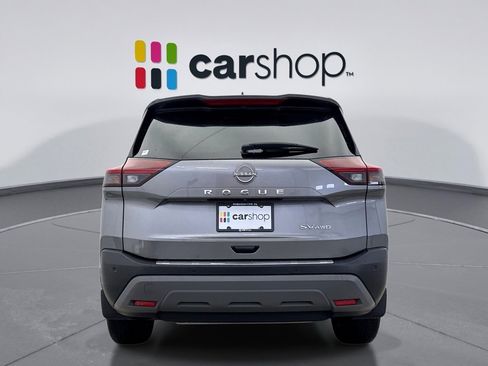 Used 2023 Nissan Rogue SV image 4