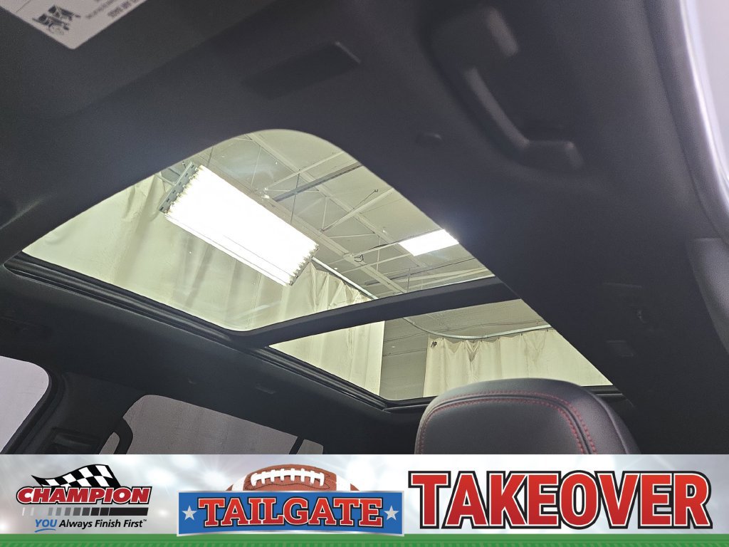 Used 2025 Chevrolet Traverse Z71 w/ Enhanced Driving Package AWD/4WD image 27