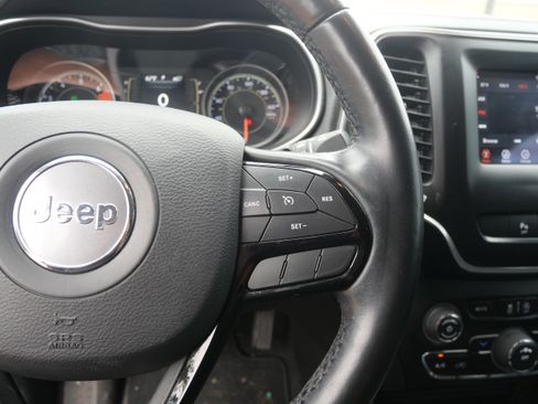 Used 2021 Jeep Cherokee Altitude image 12