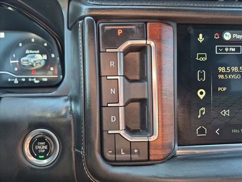 Used 2023 GMC Yukon Denali Ultimate AWD/4WD image 12