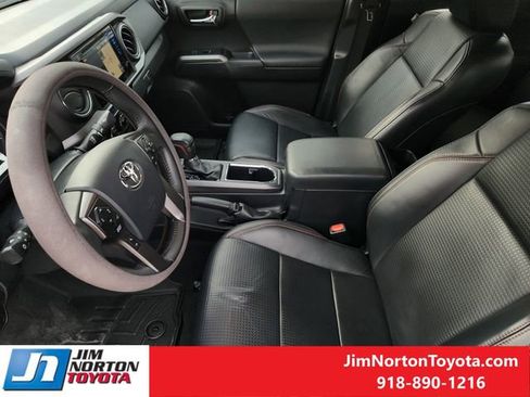 Used 2017 Toyota Tacoma TRD Pro image 15