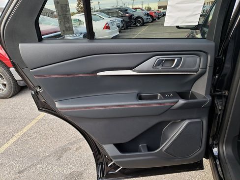 New 2026 Ford Explorer ST-Line w/ ST-Line Street Pack image 12