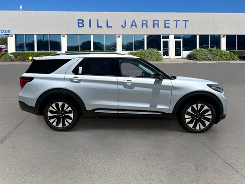 New 2026 Ford Explorer Platinum w/ LUX Leather Package AWD/4WD image 3