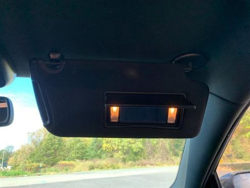 Used 2018 Chrysler 300 S image 38