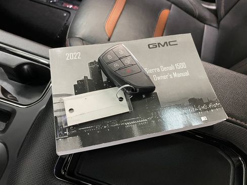 Certified 2022 GMC Sierra 1500 AT4 w/ AT4 Premium Package AWD/4WD image 8