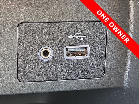 Used 2024 Nissan Versa SV FWD image 19