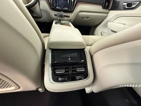 Used 2020 Volvo XC60 T5 Inscription w/ Protection Package FWD image 33