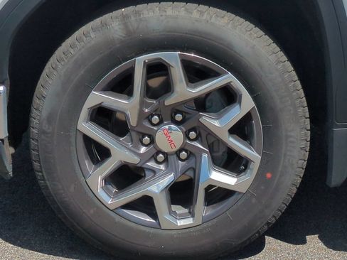 Used 2024 GMC Sierra 1500 SLT w/ SLT Premium Plus Package AWD/4WD image 45