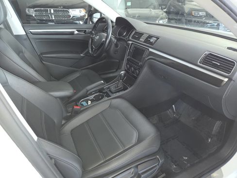 Used 2019 Volkswagen Passat 2.0T SE R-Line FWD image 27
