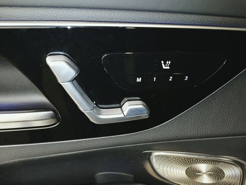 Used 2023 Mercedes-Benz GLC 300 4MATIC w/ Exclusive Trim Package image 17