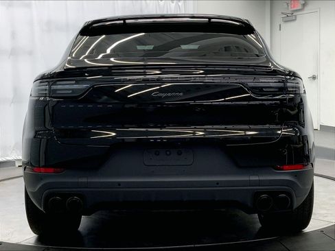 Certified 2023 Porsche Cayenne Coupe AWD/4WD image 6