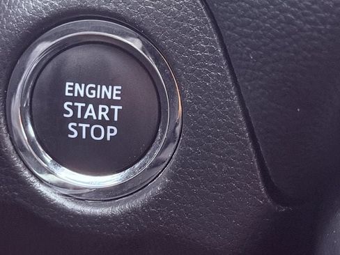Used 2025 Toyota RAV4 XLE FWD image 19