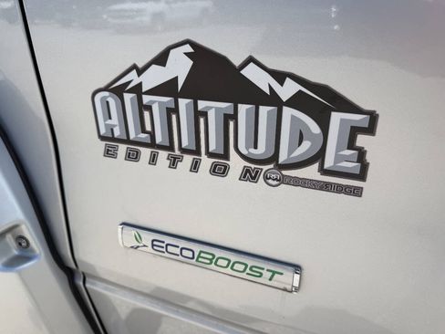 Used 2014 Ford F150 XLT w/ Equipment Group 302A Luxury AWD/4WD image 9