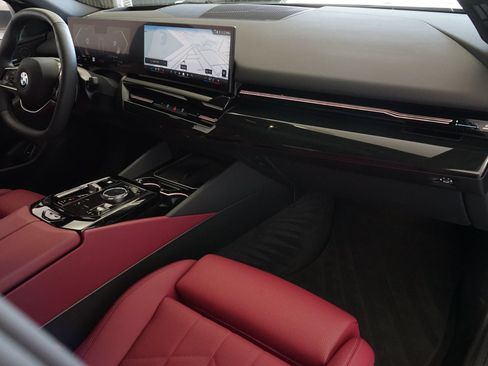 Used 2026 BMW 530i RWD image 5