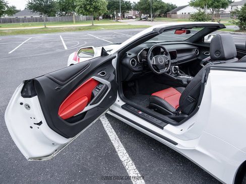 Used 2017 Chevrolet Camaro SS RWD image 29