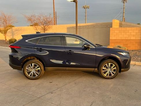 Used 2024 Toyota Venza LE image 5