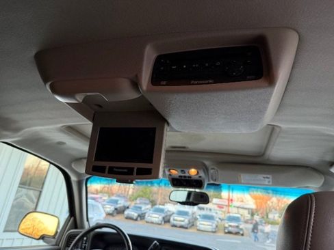 Used 2005 Chevrolet Tahoe Z71 w/ Preferred Equipment Group image 10