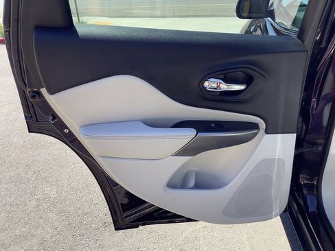 Used 2021 Jeep Cherokee Latitude Lux w/ Trailer Tow Group image 23