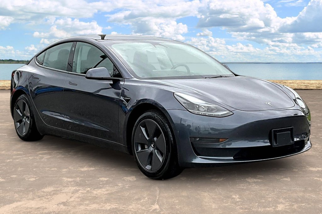 Used 2023 Tesla Model 3 Standard Range RWD image 3