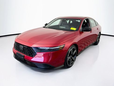 Used 2024 Honda Accord Sport image 3