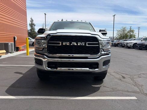 Used 2022 RAM 2500 Tradesman w/ Chrome Appearance Group AWD/4WD image 8
