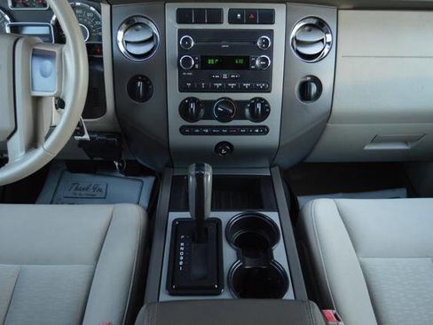 Used 2010 Ford Expedition XLT AWD/4WD image 20