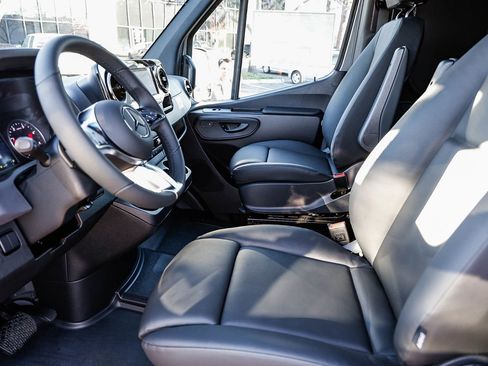 New 2026 Mercedes-Benz Sprinter 2500 image 18