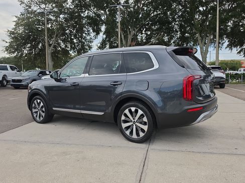 Used 2022 Kia Telluride EX w/ EX Premium Package FWD image 5