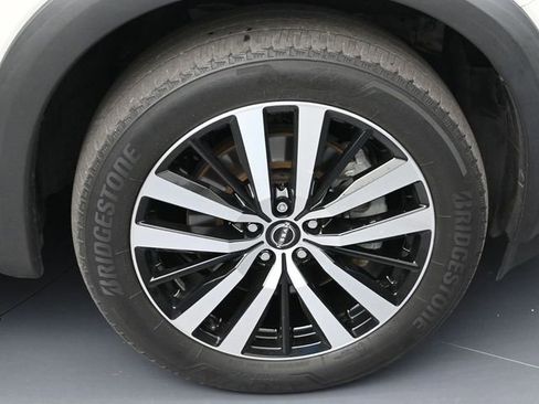 Used 2023 Nissan Pathfinder Platinum image 6