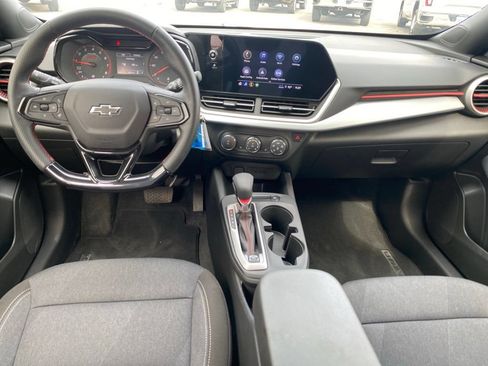 Used 2024 Chevrolet Trax RS w/ Driver Confidence Package FWD image 4
