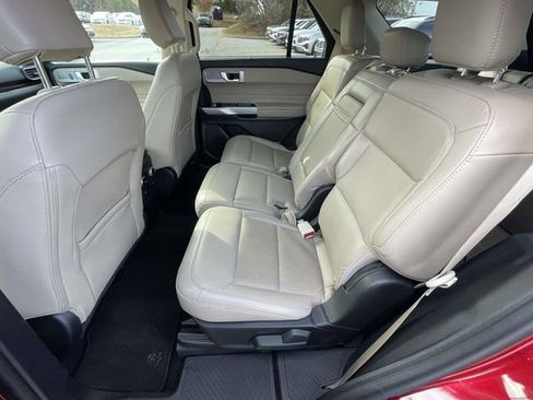 Used 2024 Ford Explorer Limited image 11