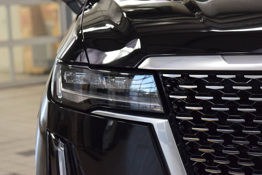 Used 2024 Cadillac Escalade ESV Premium Luxury w/ LPO, Floor Liner Package AWD/4WD image 12