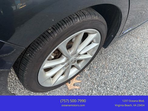 Used 2011 Lexus CT 200h image 30