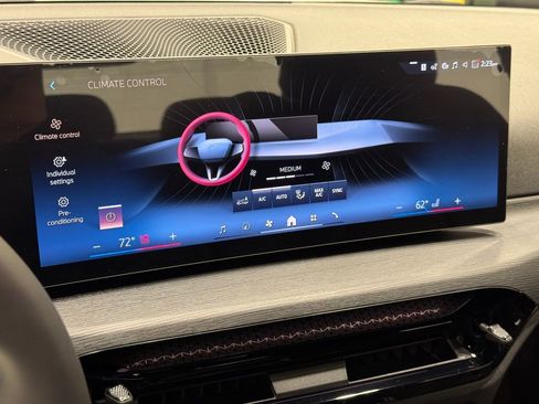 Used 2026 BMW 330i xDrive Sedan w/ Premium Package AWD/4WD image 10