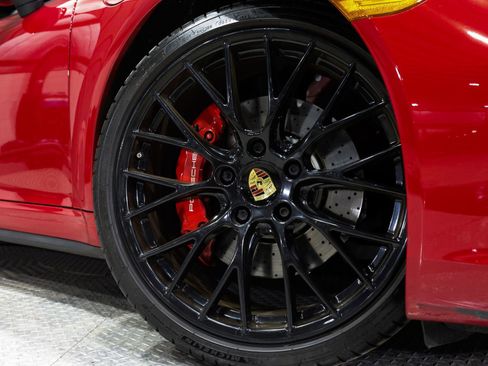 Used 2019 Porsche 911 Targa 4S image 8