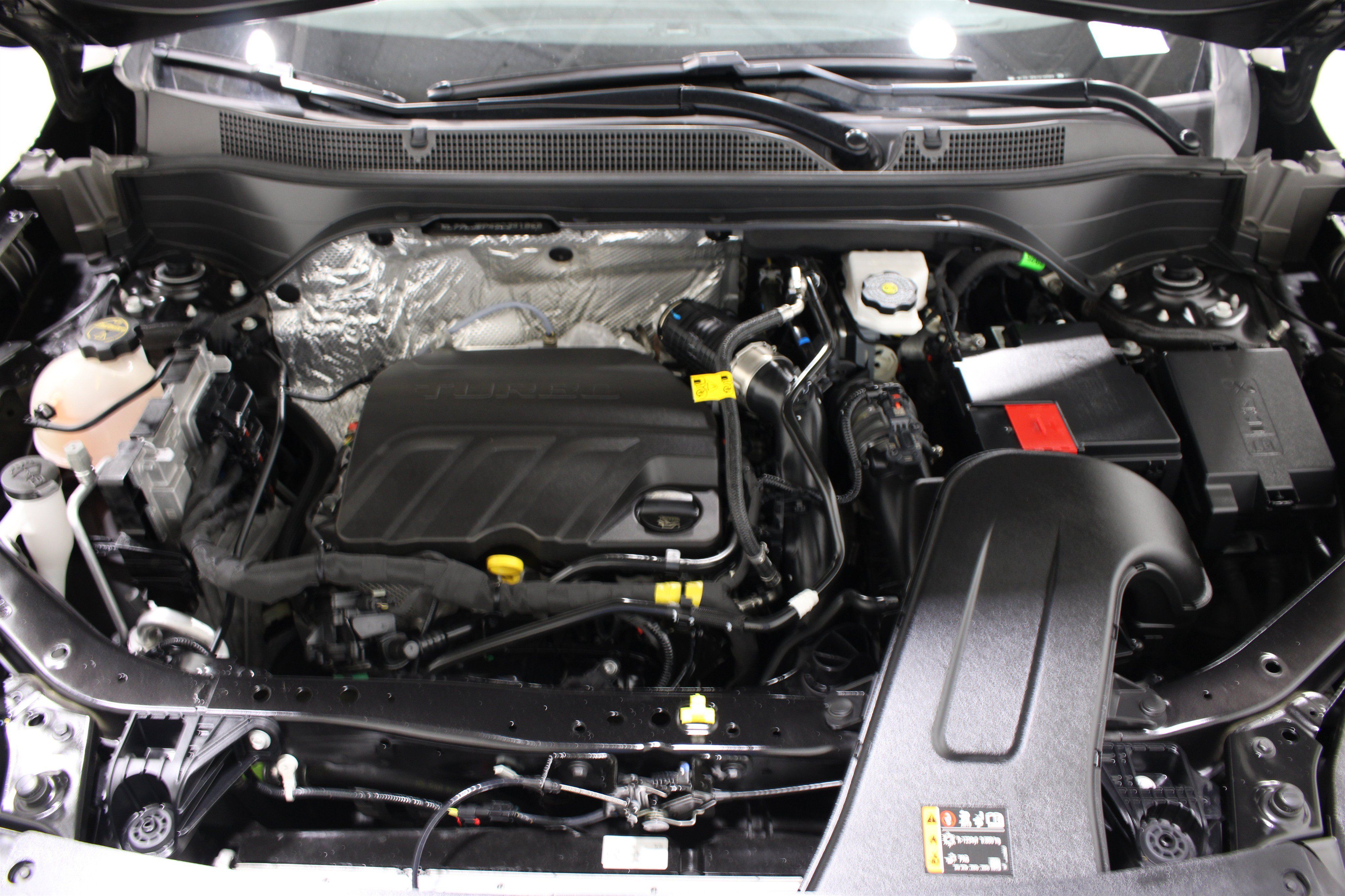 Used 2025 Chevrolet Trax RS w/ Sunroof Package FWD image 40