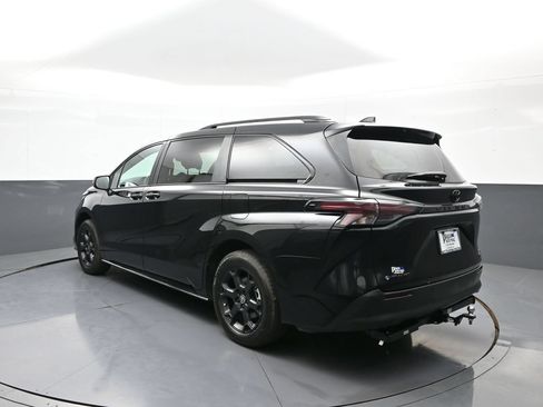 Certified 2026 Toyota Sienna XLE Woodland Edition AWD/4WD image 8