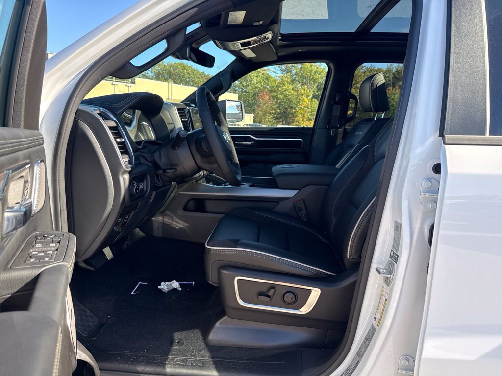 New 2027 RAM 1500 Laramie w/ Night Edition AWD/4WD image 17