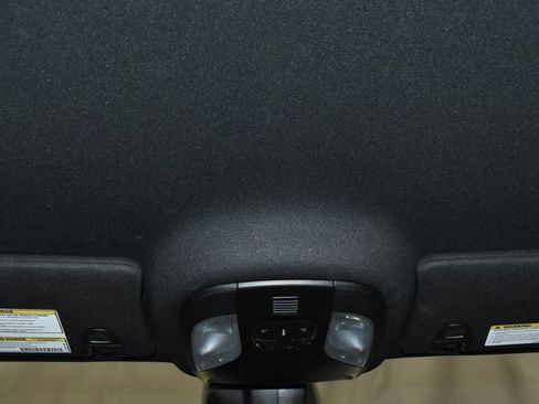 Used 2024 Jeep Compass Latitude image 18