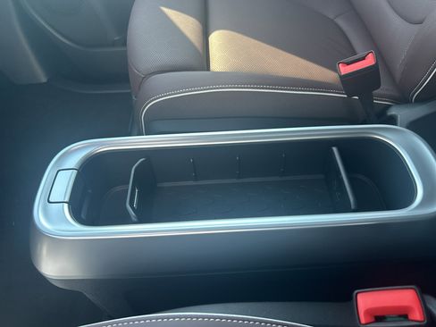 Used 2025 Volkswagen ID. Buzz Pro S image 15