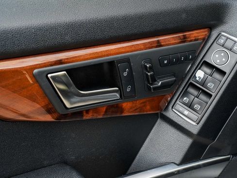 Used 2012 Mercedes-Benz GLK 350 4MATIC image 9