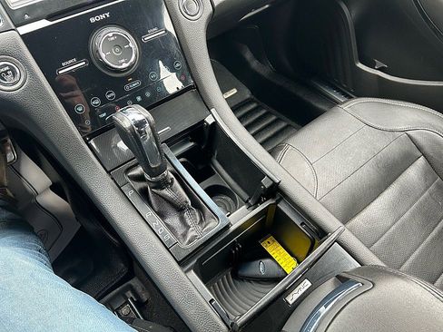 Used 2018 Ford Taurus SHO image 24