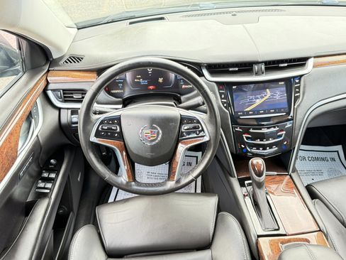 Used 2013 Cadillac XTS Premium image 30
