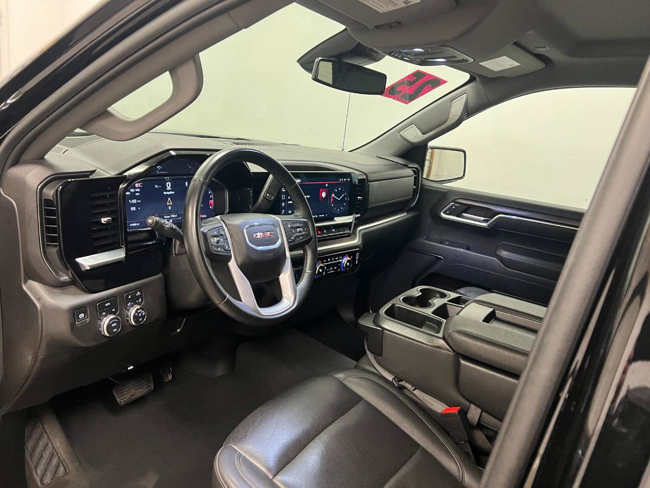 Used 2025 GMC Sierra 1500 SLT AWD/4WD image 36
