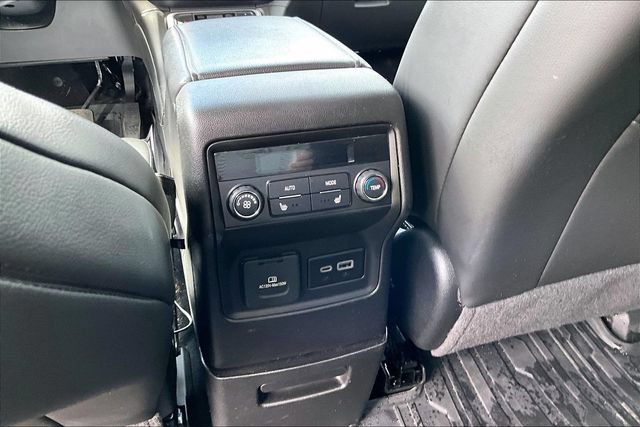 Used 2023 GMC Acadia SLT w/ Elevation Edition AWD/4WD image 34