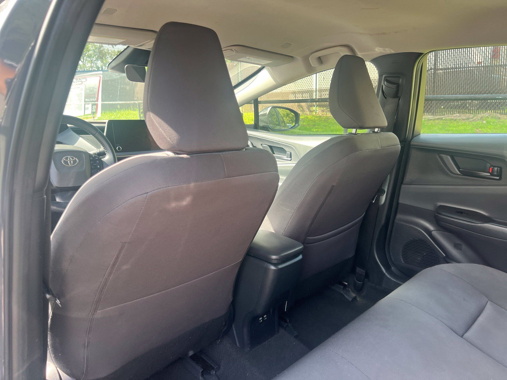 Used 2023 Toyota Prius LE FWD image 13