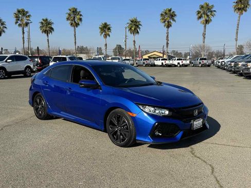 Used 2018 Honda Civic EX image 2