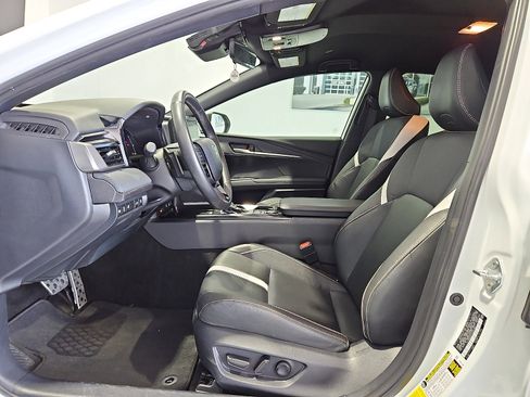 Used 2025 Toyota Camry SE w/ Convenience Package FWD image 11
