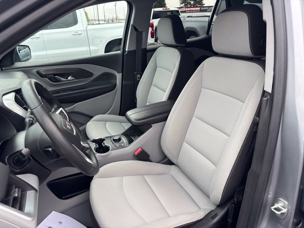 Used 2024 GMC Terrain SLE w/ Driver Convenience Package AWD/4WD image 15